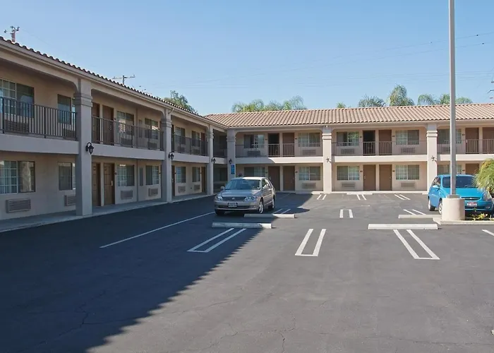 Burbank Inn And Suites
