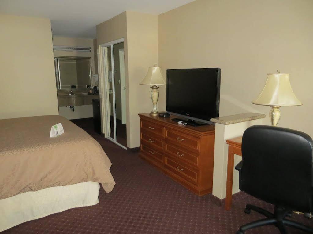 And Motel